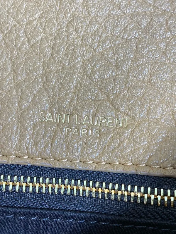 CASSANDRE large envelope pouch in lambskin - Image 9