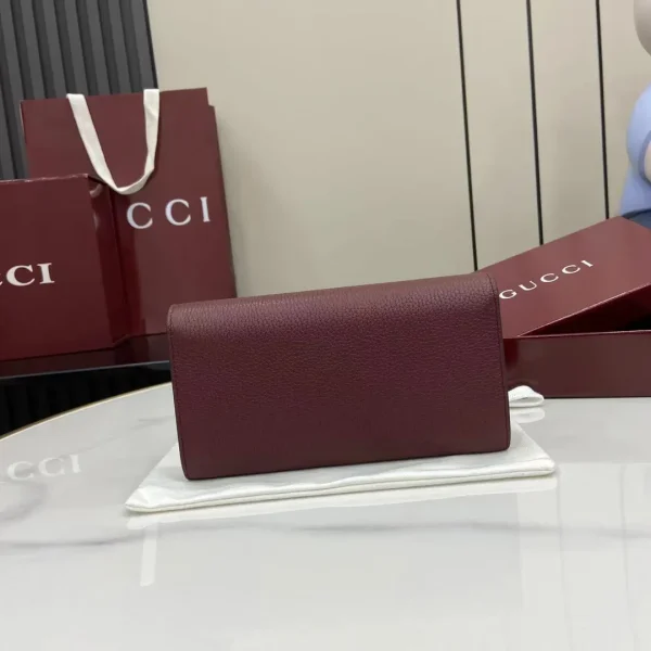 Continental wallet with Gucci script in black leather - Image 2