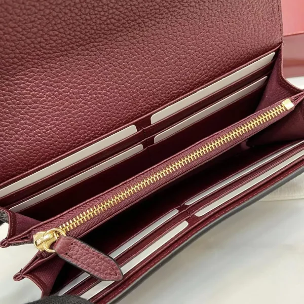 Continental wallet with Gucci script in black leather - Image 7