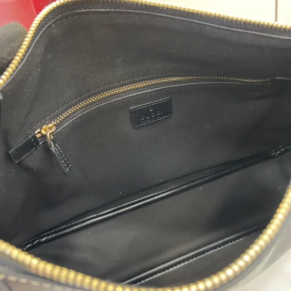 GG Emblem large shoulder bag - Image 9