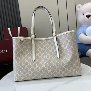 GG Emblem large tote bag
