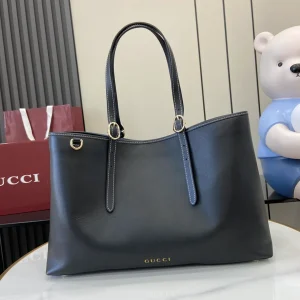 GG Emblem large tote bag