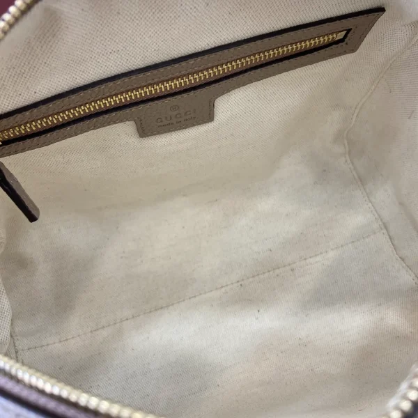 GG Emblem medium boston bag - Image 11