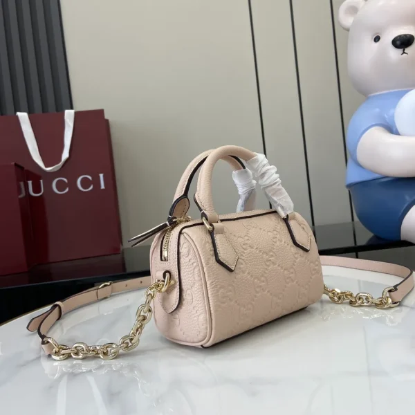 GG Emblem medium boston bag - Image 3