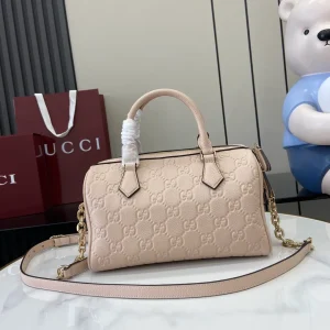GG Emblem medium boston bag
