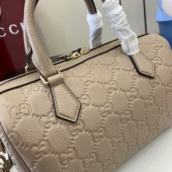 GG Emblem medium boston bag - Image 9