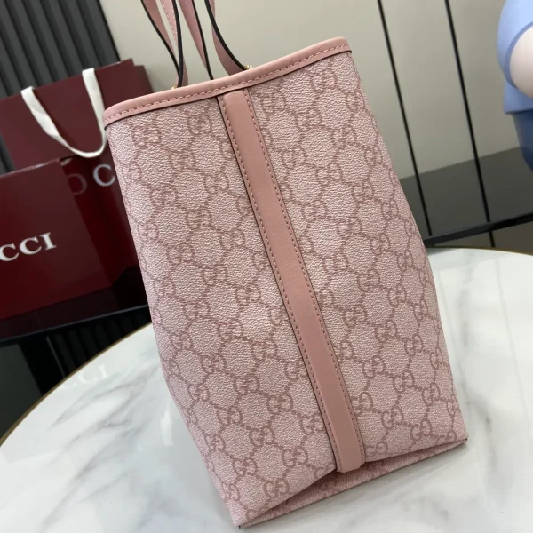 GG Emblem medium tote bag - Image 8