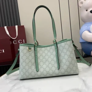 GG Emblem small bucket bag