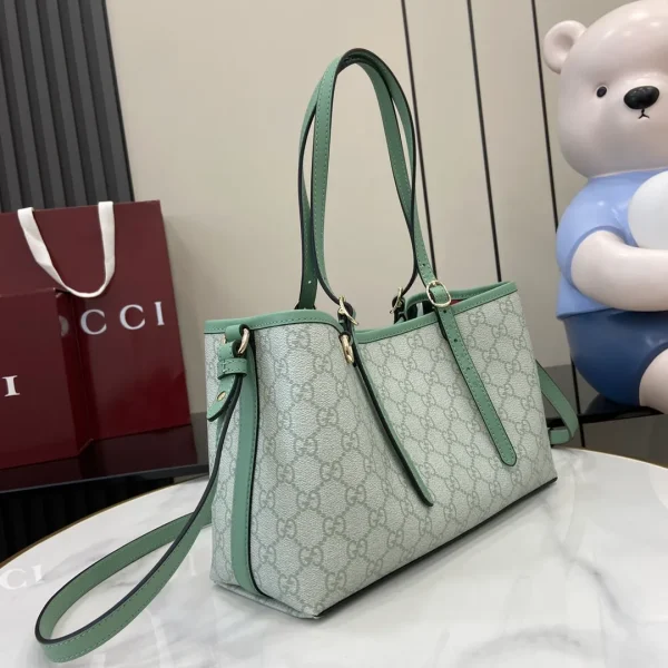 GG Emblem small bucket bag - Image 5