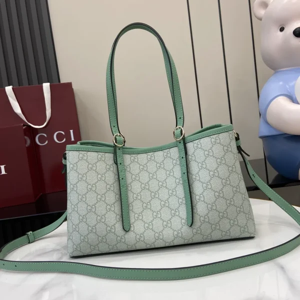 GG Emblem medium tote bag in Green GG Canvas