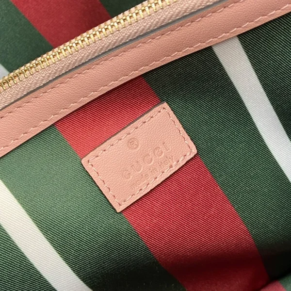 GG Emblem small bucket bag in light pink - Image 2