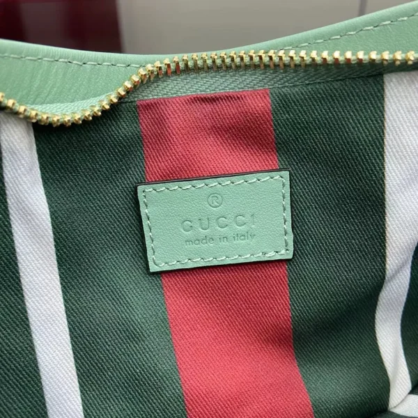 GG Emblem small shoulder bag - Image 10