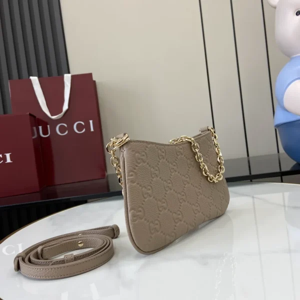 GG Emblem small shoulder bag - Image 3
