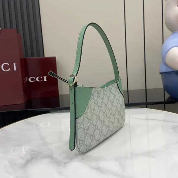 GG Emblem small shoulder bag - Image 3