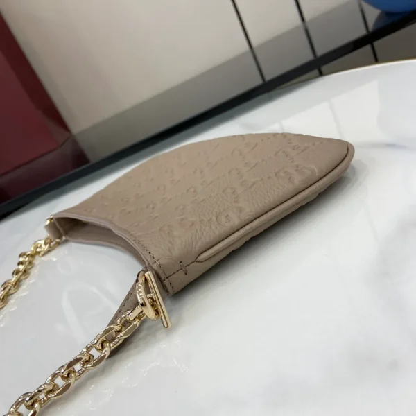 GG Emblem small shoulder bag - Image 5