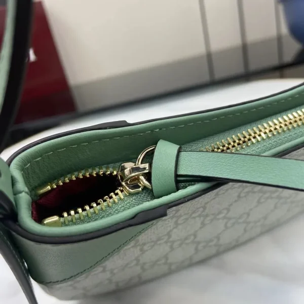 GG Emblem small shoulder bag - Image 8