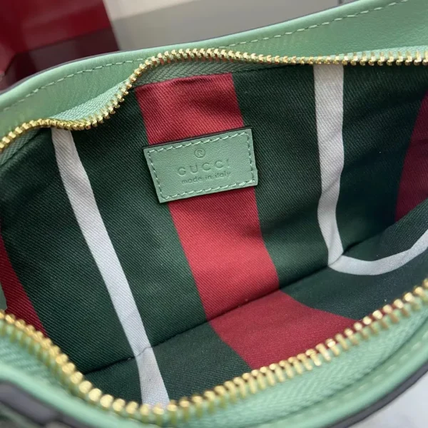 GG Emblem small shoulder bag - Image 9