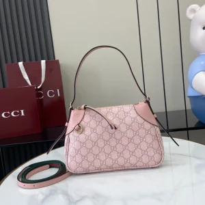 GG Emblem small shoulder bag