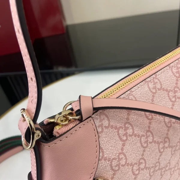 GG Emblem small shoulder bag - Image 7