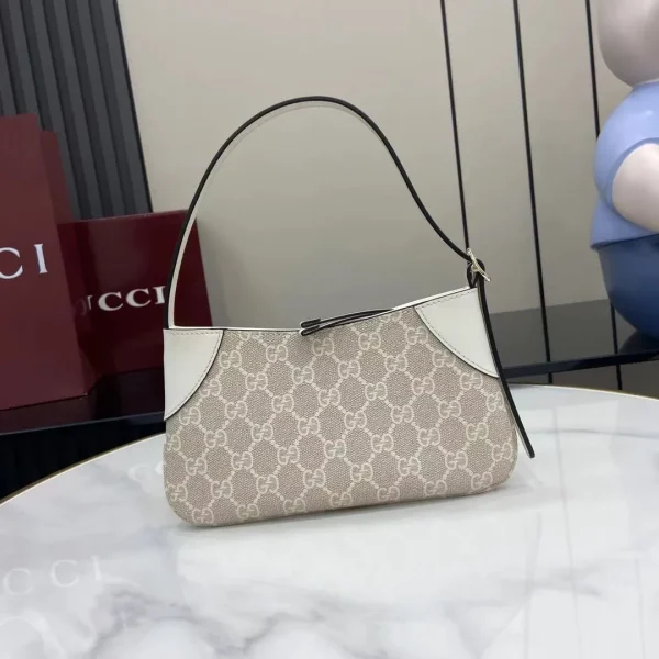 GG Emblem small shoulder bag - Image 5