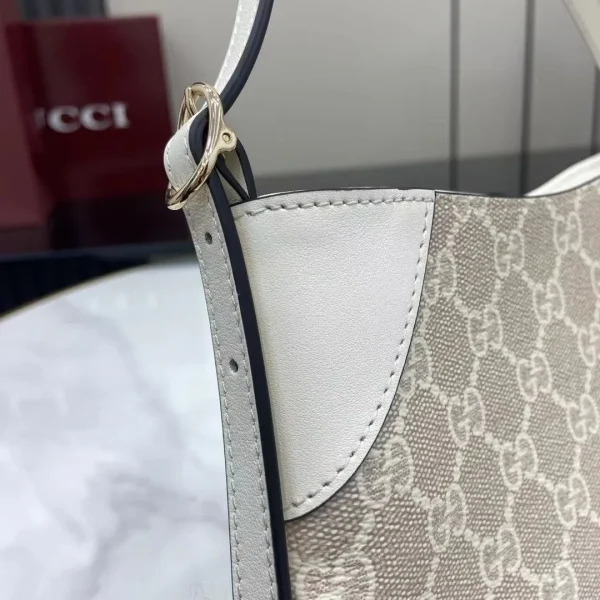 GG Emblem small shoulder bag - Image 7