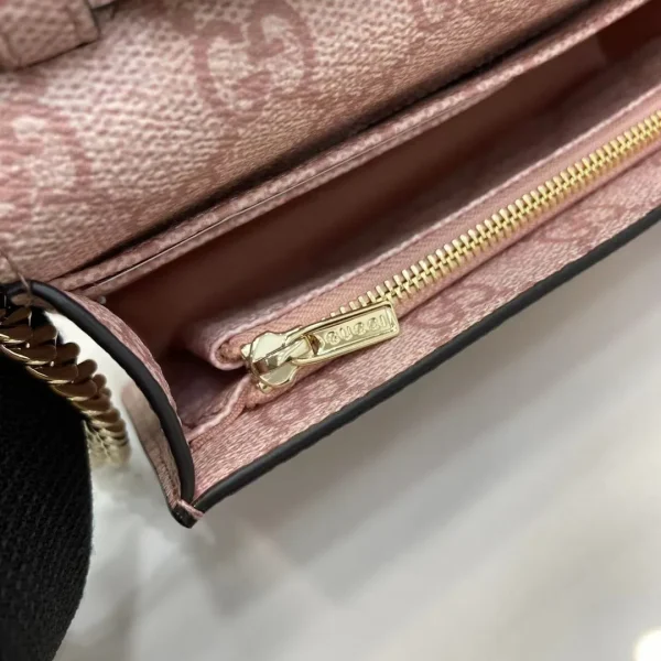 GG Emblem wallet on chain in light pink - Image 10