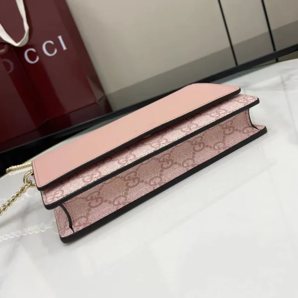 GG Emblem wallet on chain in light pink - Image 5