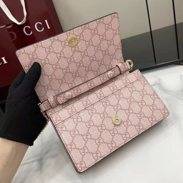 GG Emblem wallet on chain in light pink - Image 8