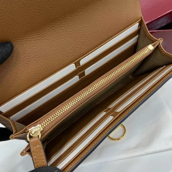 GG Marmont bi-color wallet on chain in Beige Black - Image 10