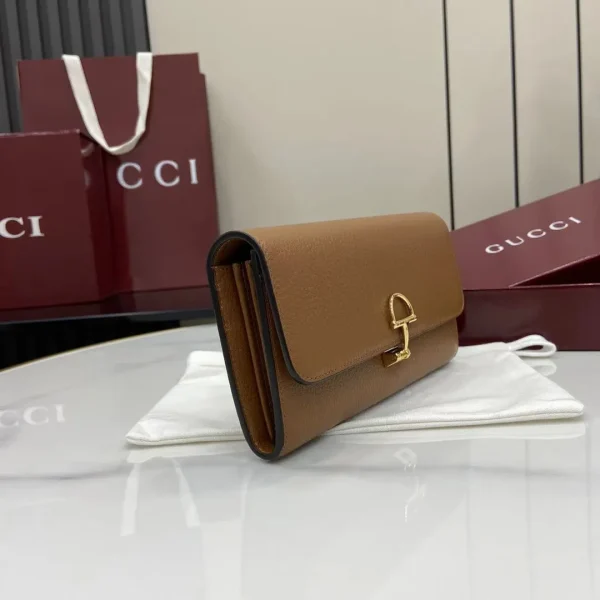 GG Marmont bi-color wallet on chain in Beige Black - Image 4