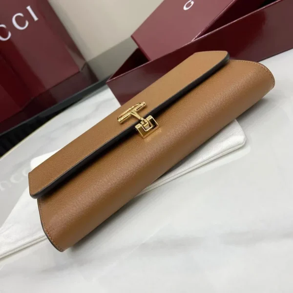 GG Marmont bi-color wallet on chain in Beige Black - Image 6
