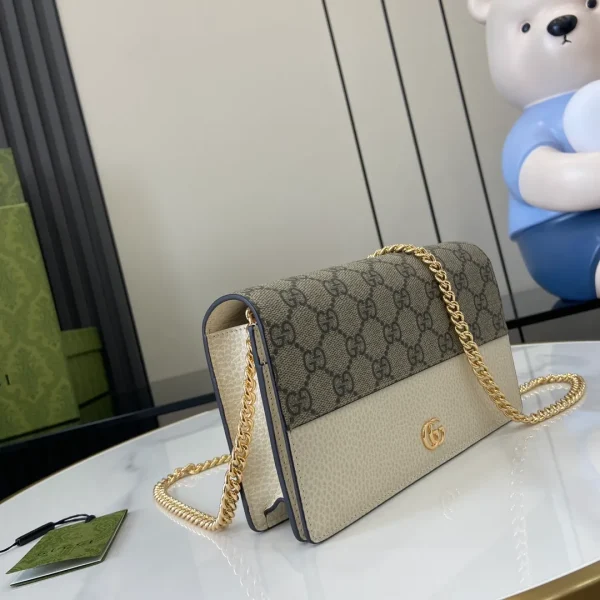 GG Marmont wallet on chain in beige and white GG Supreme - Image 4