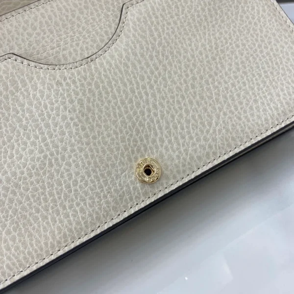 GG Marmont wallet on chain in beige and white GG Supreme - Image 9