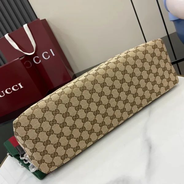 GG canvas large crossbody bag - Image 6