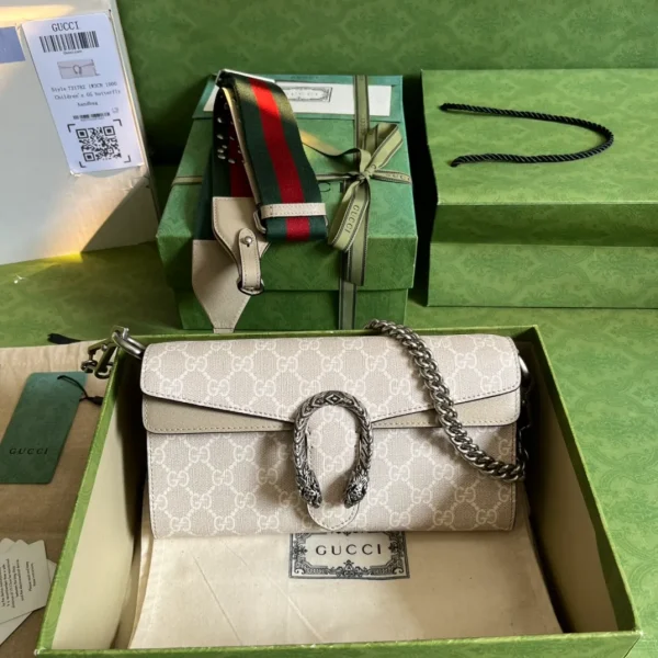 GUCCI Dionysus Shoulder Bags