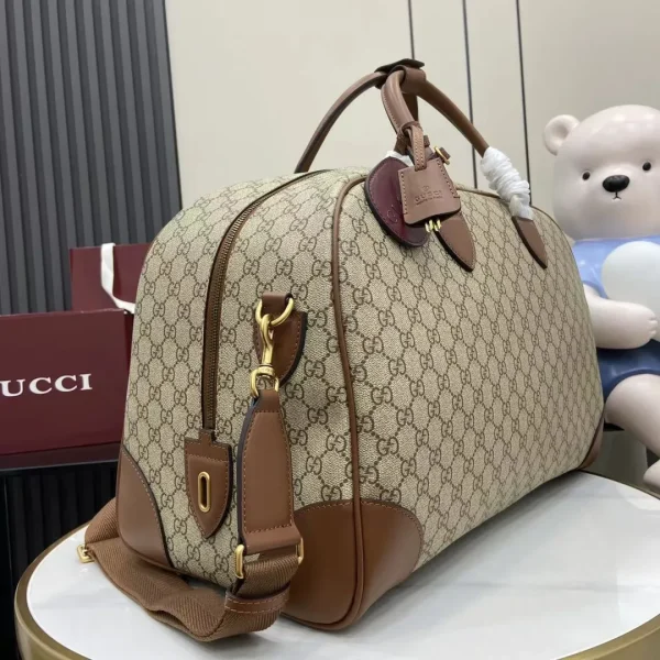 GUCCI GG Emblem Medium - Image 4