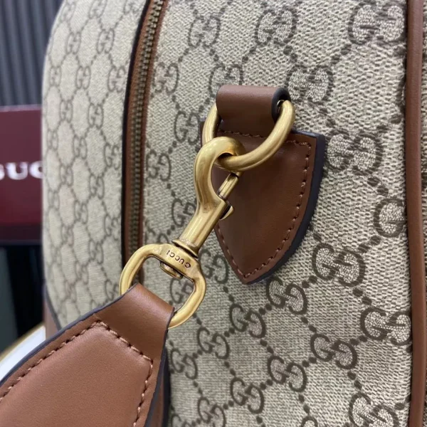 GUCCI GG Emblem Medium - Image 8