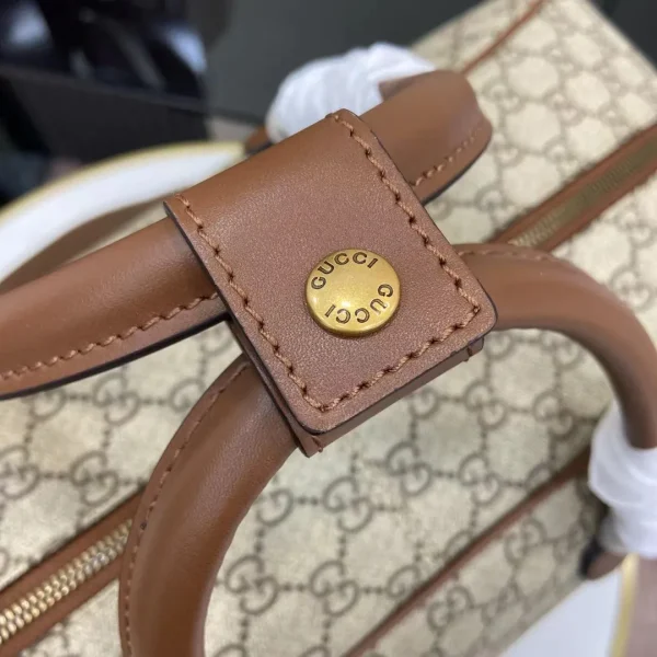 GUCCI GG Emblem Medium - Image 10