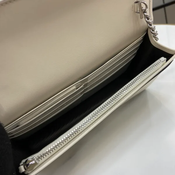 GUCCI GG Marmont leather - Image 2