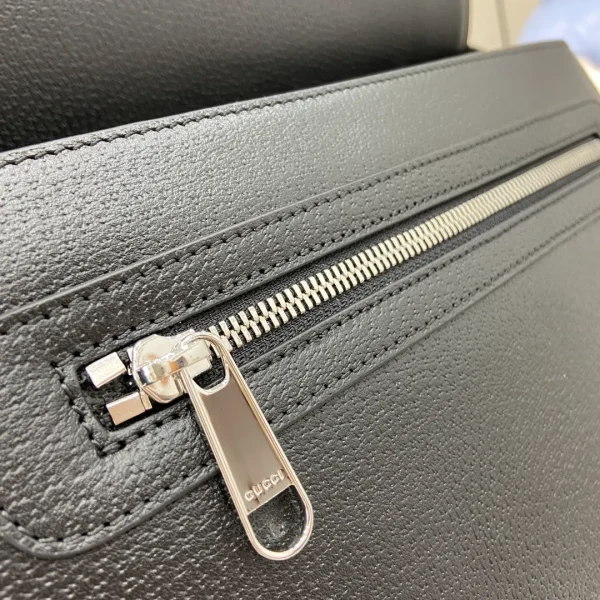 GUCCI medium GG crossbody bag - Image 8