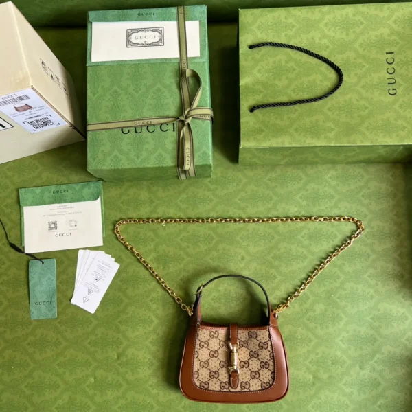 GUCCI® Clutch Bags for Women - Image 3