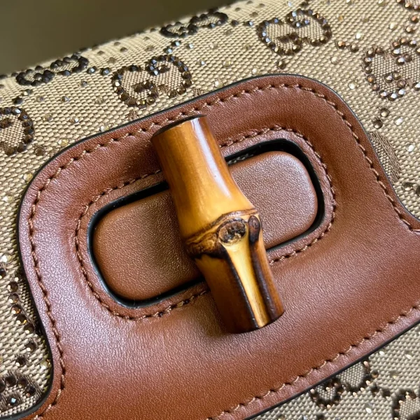 GUCCI® Clutch Bags for Women - Image 8