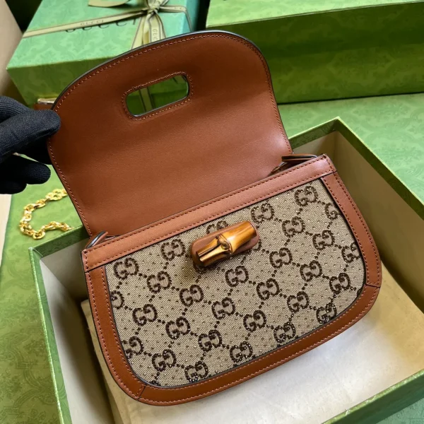 GUCCI® Clutch Bags for Women - Image 10