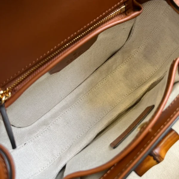 GUCCI® Clutch Bags for Women - Image 11