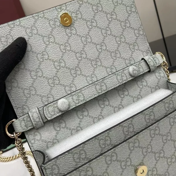 GUCCI® Designer Chain Wallets For Women - Image 10
