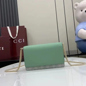 GUCCI® Designer Chain Wallets For Women