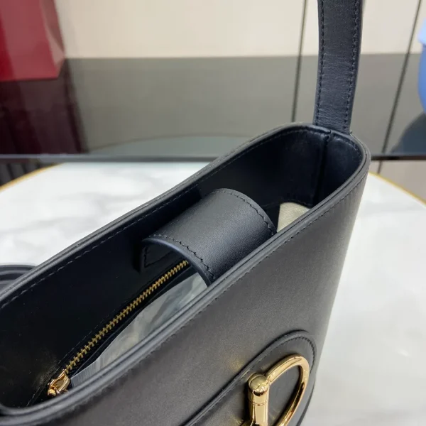 Gucci 73 small bucket bag - Image 8