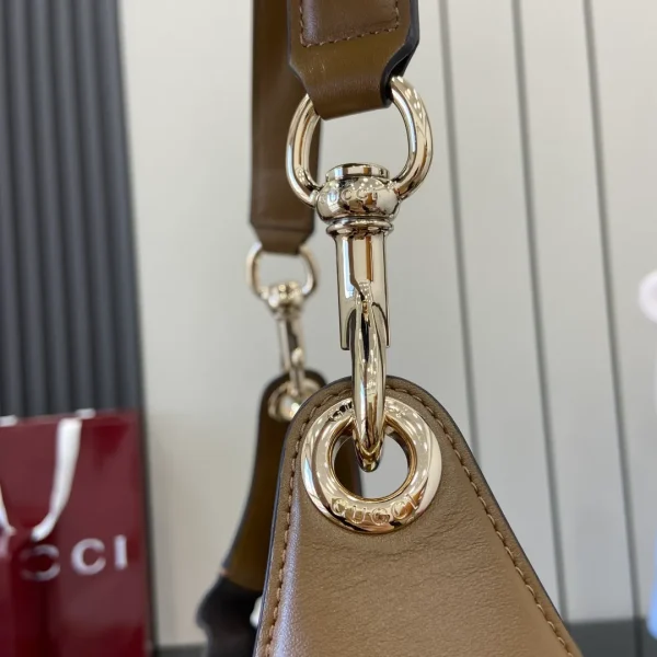 Gucci B large shoulder bag - Image 9