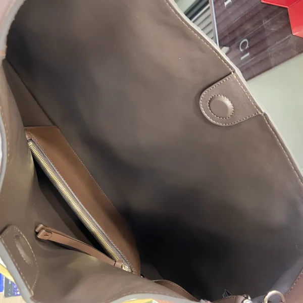 Gucci B large shoulder bag - Image 9