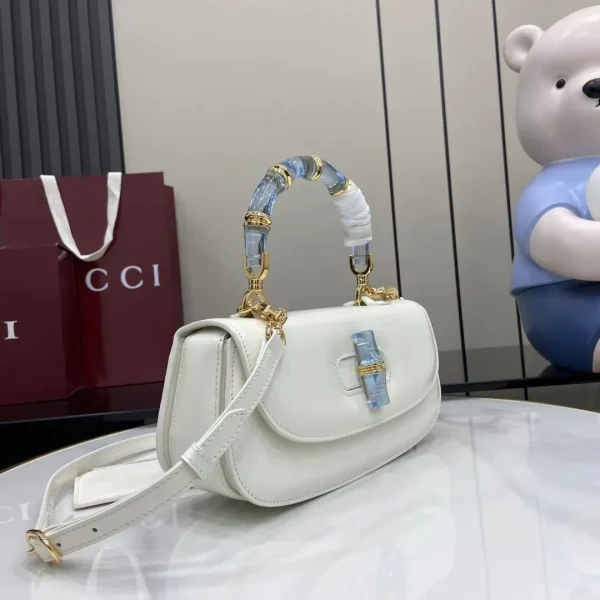 Gucci Bamboo Diva medium bag in white leather - Image 5